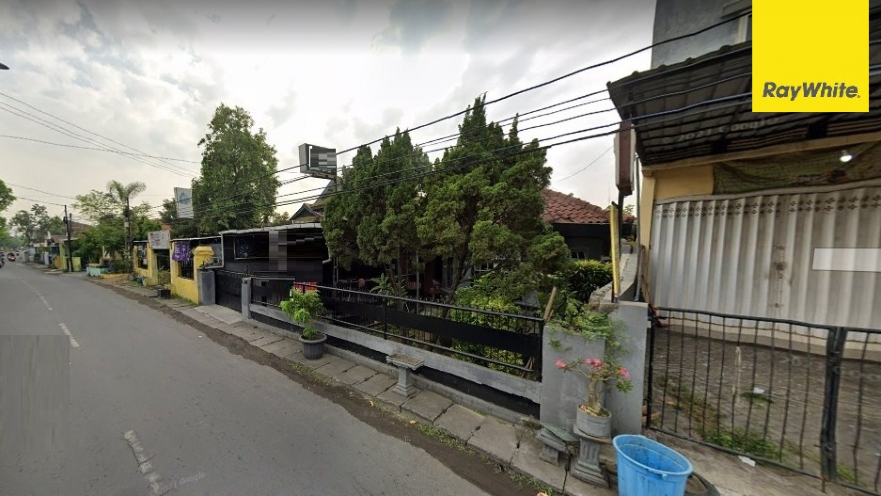 Dijual Rumah SHM di Jalan Jambangan, Surabaya