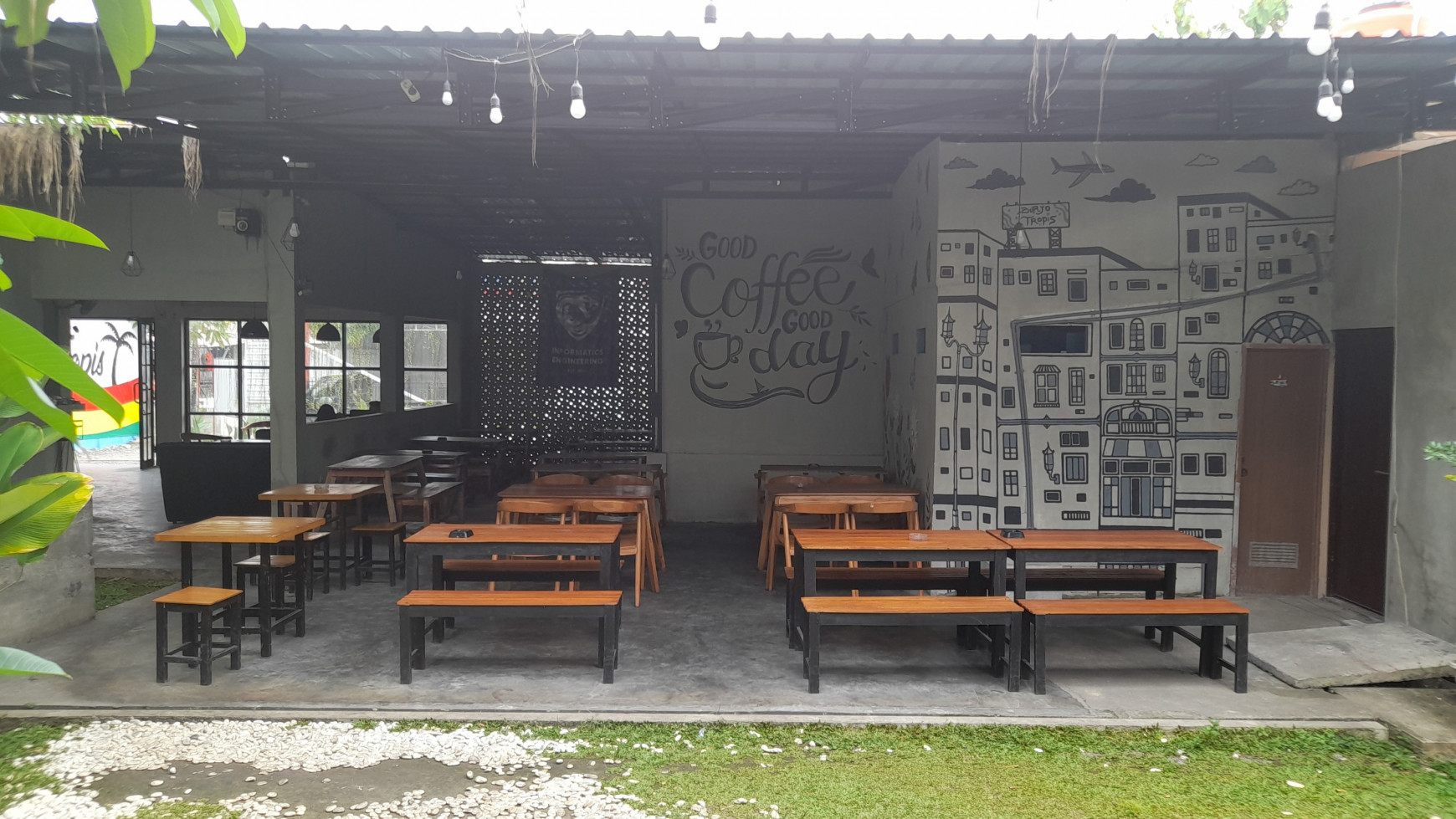 RUMAH KOST + CAFE DI BANGUNTAPAN BANTUL