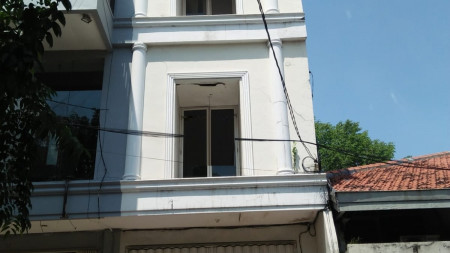 Dijual Ruko 3 lantai di Jalan Biliton, Gubeng, Surabaya