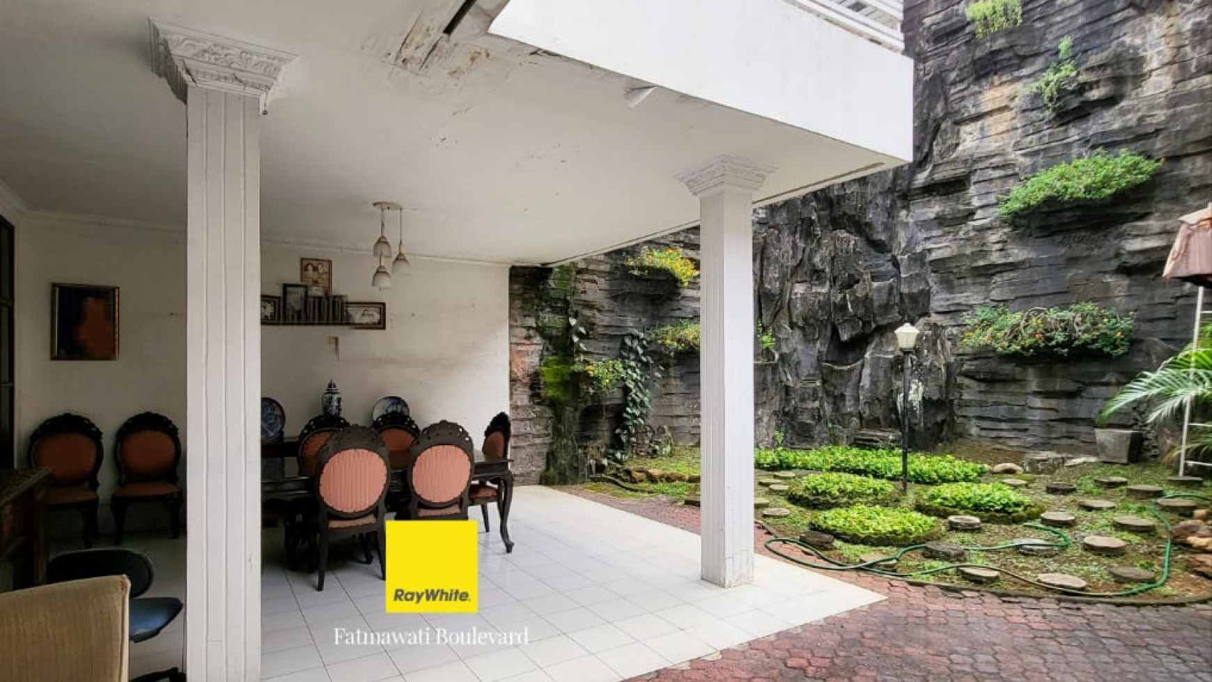 Rumah bergaya kolonial area menteng ring 1 dekat grand indonesia