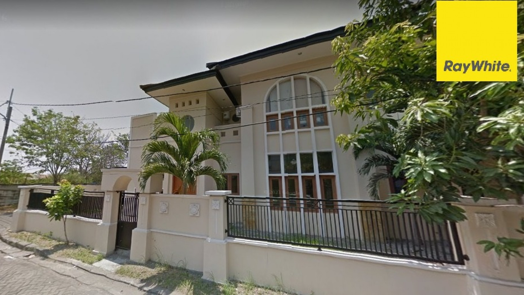 Dijual Rumah 2 Lantai di Griya Kalisari, Surabaya