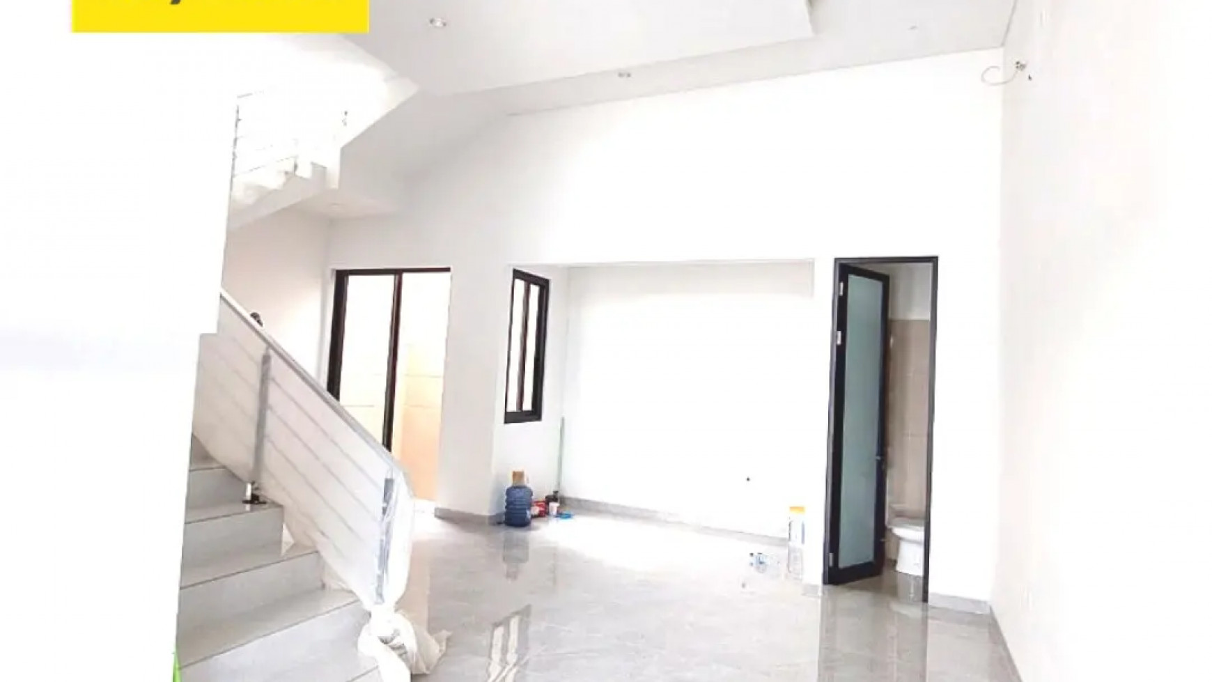 Dijual Rumah Split Level Design Baru Gress Citraland Surabaya 