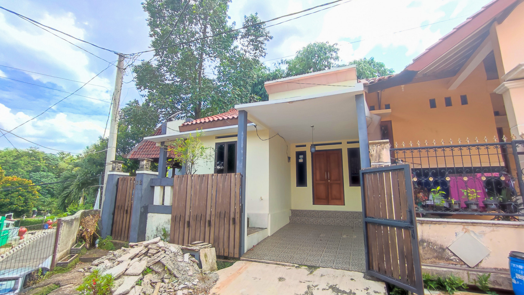 Rumah Seharga Appraisal di Koplek D'mapple, Cipayung Depok