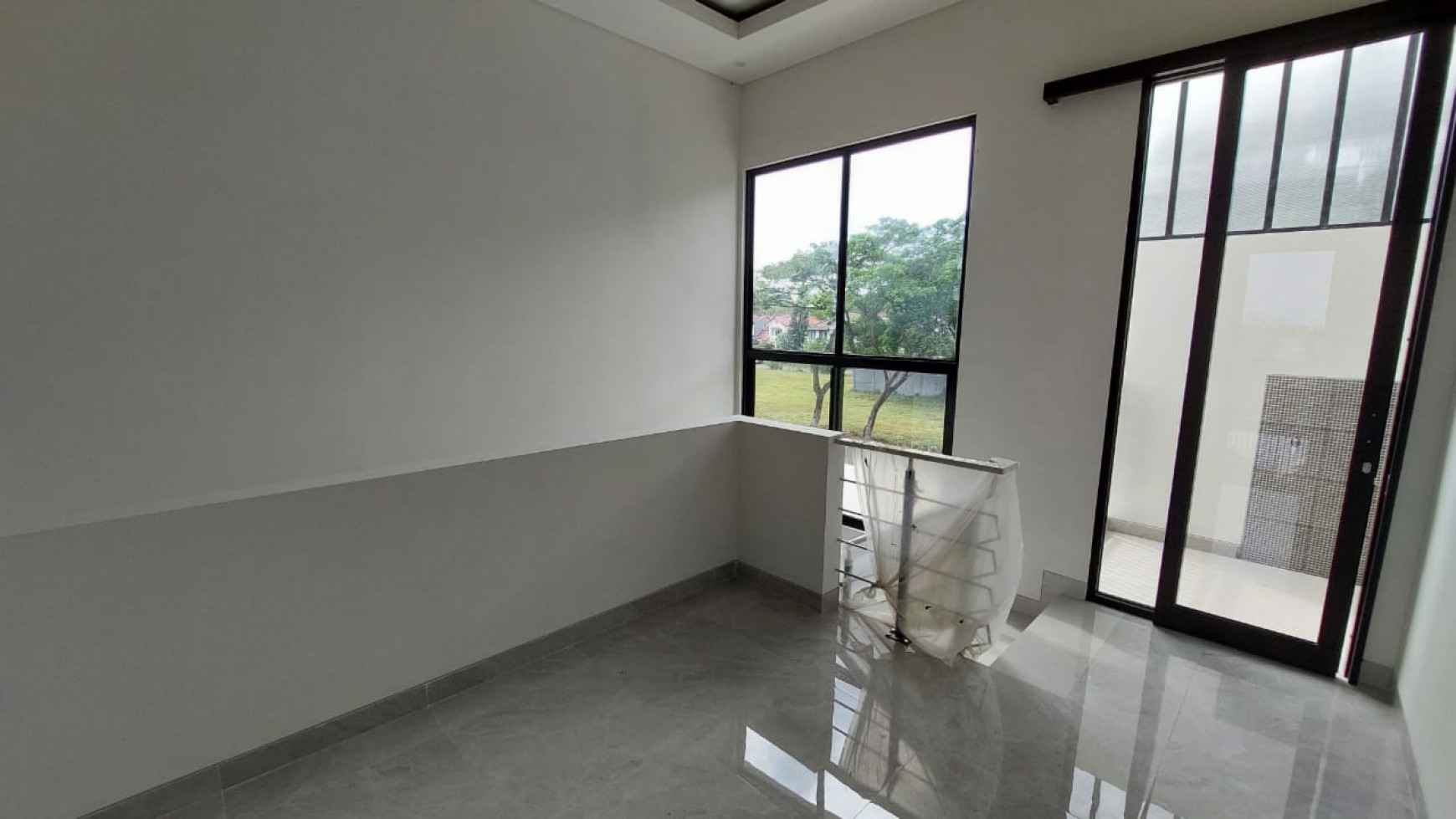 Dijual Rumah Baru Citraland Crystal Golf - Modern Split Level 2,5 Lantai - Siap Huni