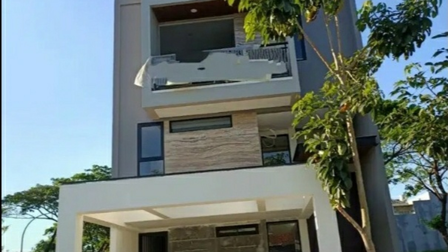 Dijual Rumah Baru Citraland Crystal Golf - Modern Split Level 2,5 Lantai - Siap Huni