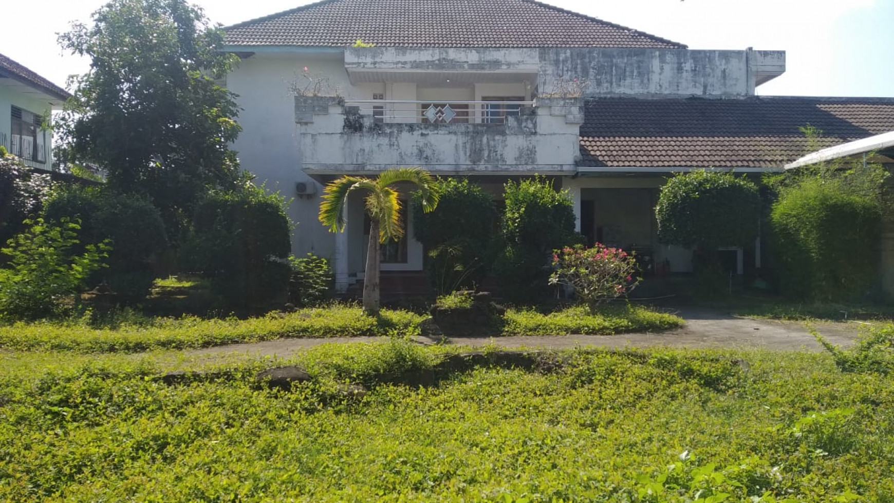 RUMAH MEWAH SELUAS 2925 METER PERSEGI DEKAT XT SQUARE YOGYAKARTA