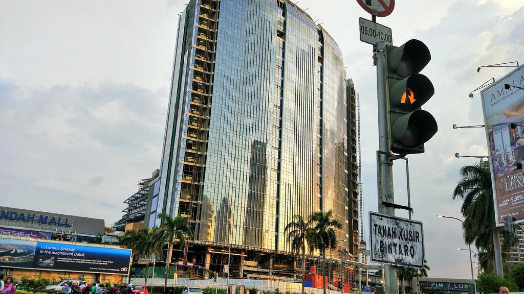 Pondok Indah Residence Mewah Lokasi Sangat Strategis 3 BR Murah di Jakarta Selatan