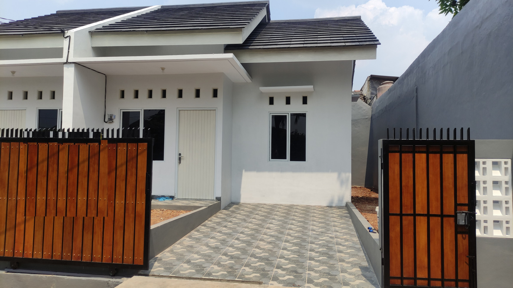 Rumah Brand New Baru 100% Sisa 1 Unit