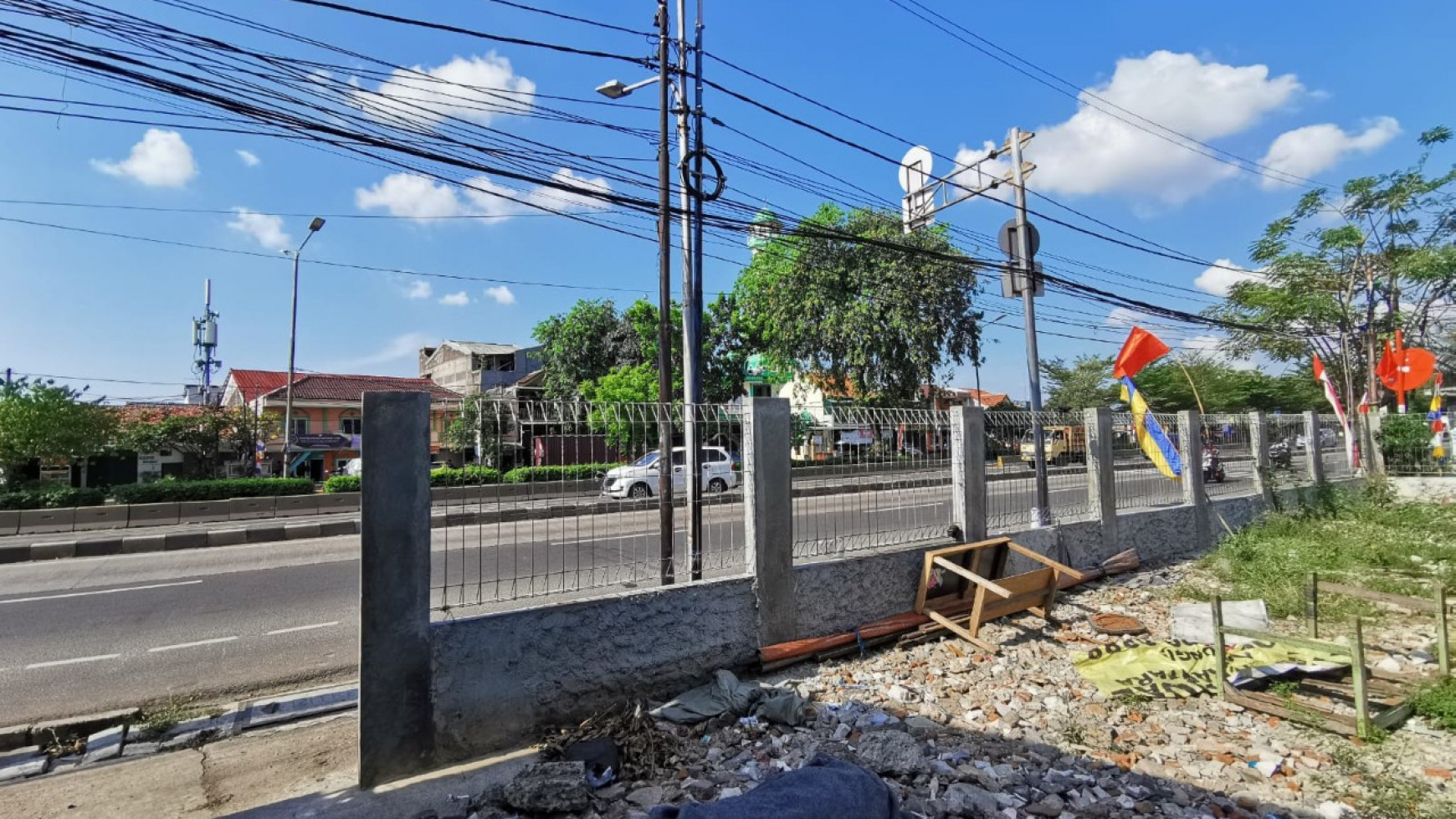 Tanah Hoek, Dekat Apt Oak Tower & Mediros  Raya Perintis Kemerdekaan Luas 317m2