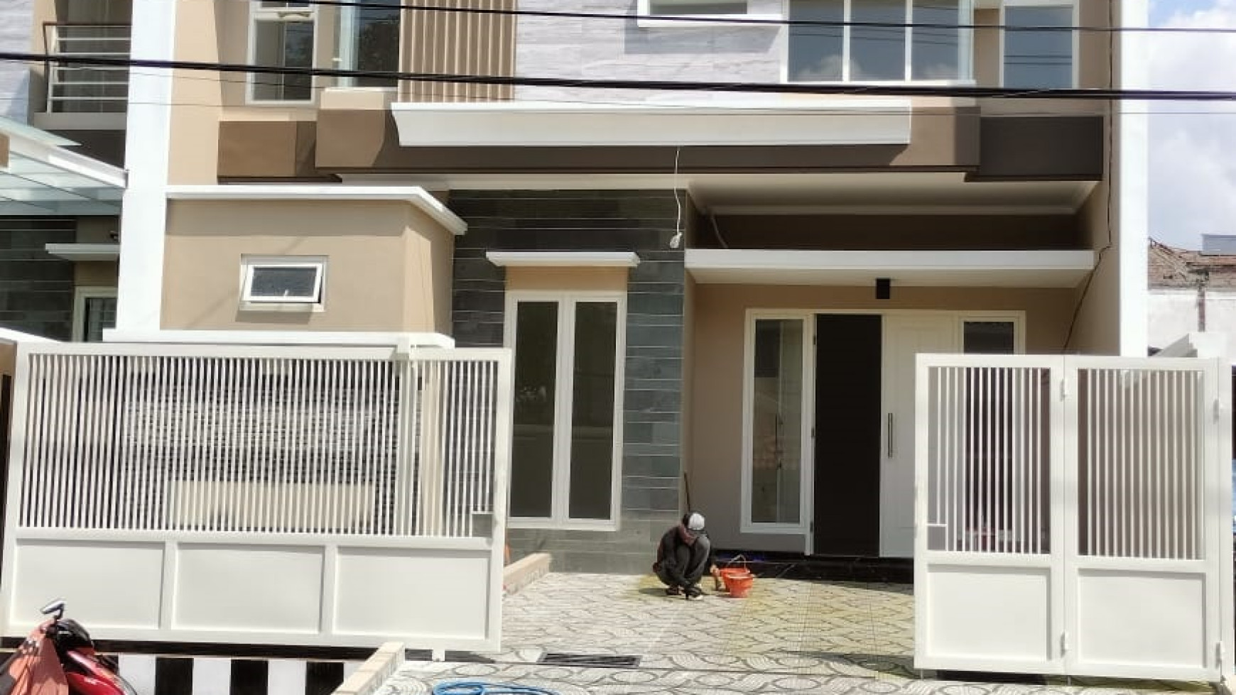 Dijual Rumah 2 lantai di Perumahan Jemursari, Surabaya