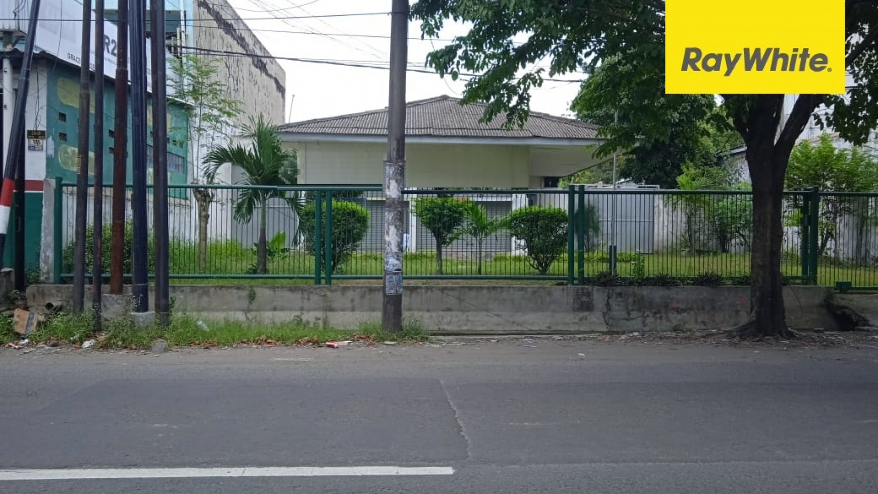 Dijual Rumah Bagus SHM di Jalan Raya Lidah Kulon, Surabaya