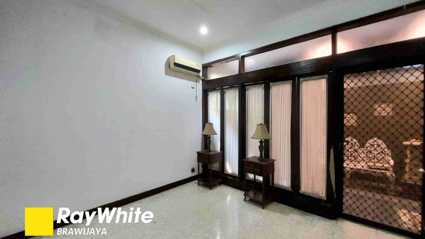 RUMAH DI JALAN BANGKA VIII, SEMI FURNISHED, PRIVATE POOL, 3 BEDROOMS