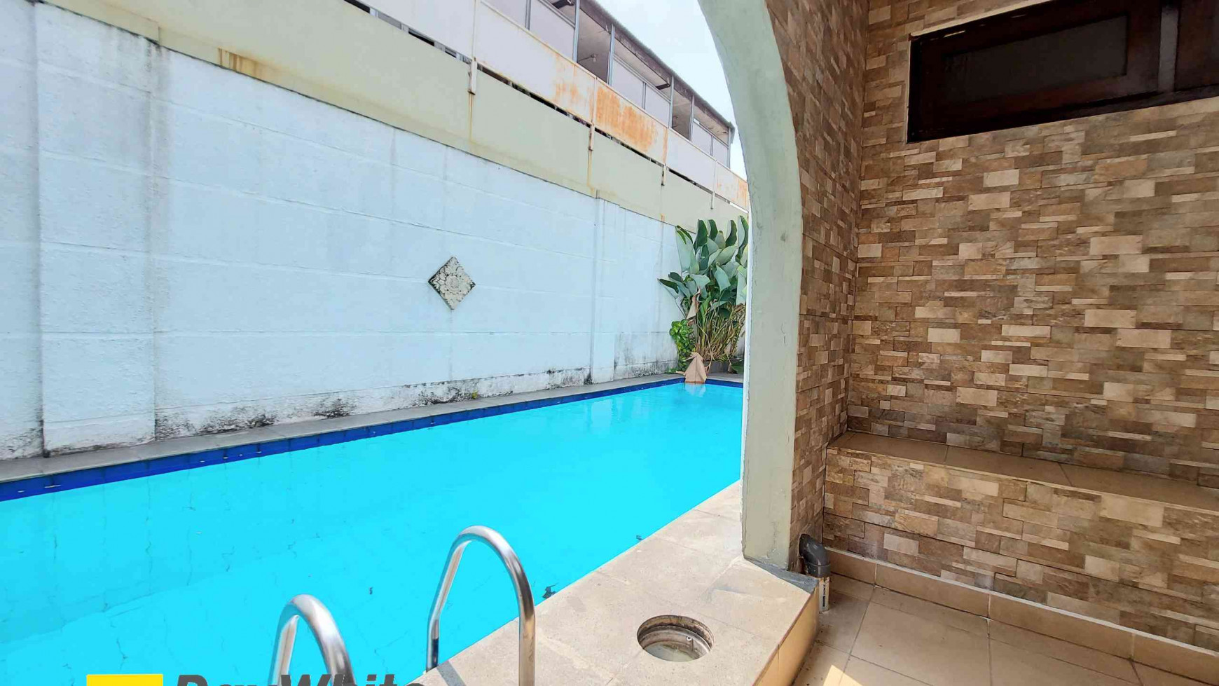 RUMAH 1 LANTAI DI BANGKA VIII, BISA SEWA BUAT KANTOR, PRIVATE POOL