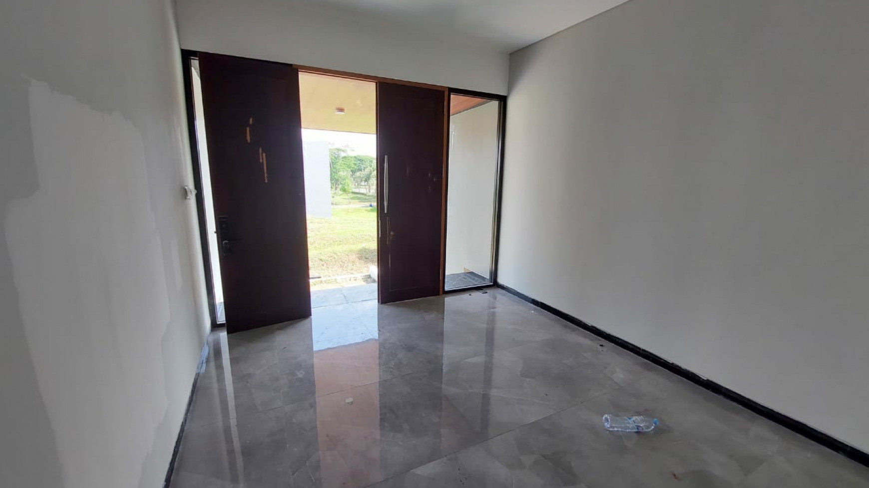 Dijual Rumah Waterfront Citraland Surabaya- New Premium 3 Lantai - TEMPERED Glass - Stainles Steel - Garasi Carport 4 - Siap Huni