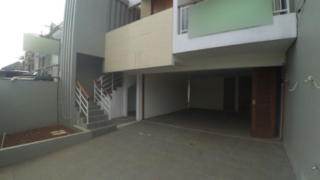 Rumah Baru Siap Huni Dengan Konsep Split Level @Asri Townhouse, Larangan