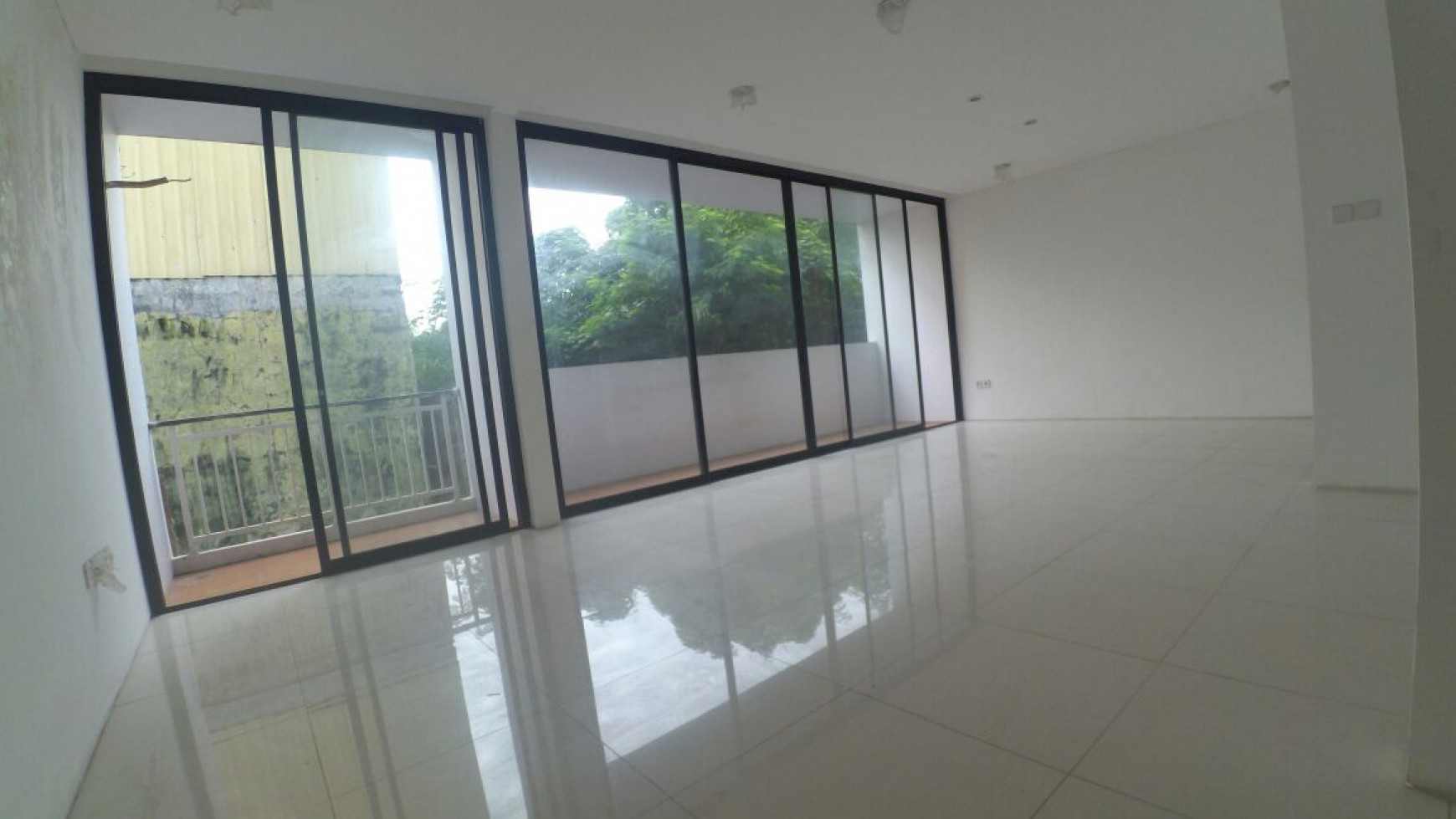 Rumah Baru Siap Huni Dengan Konsep Split Level @Asri Townhouse, Larangan