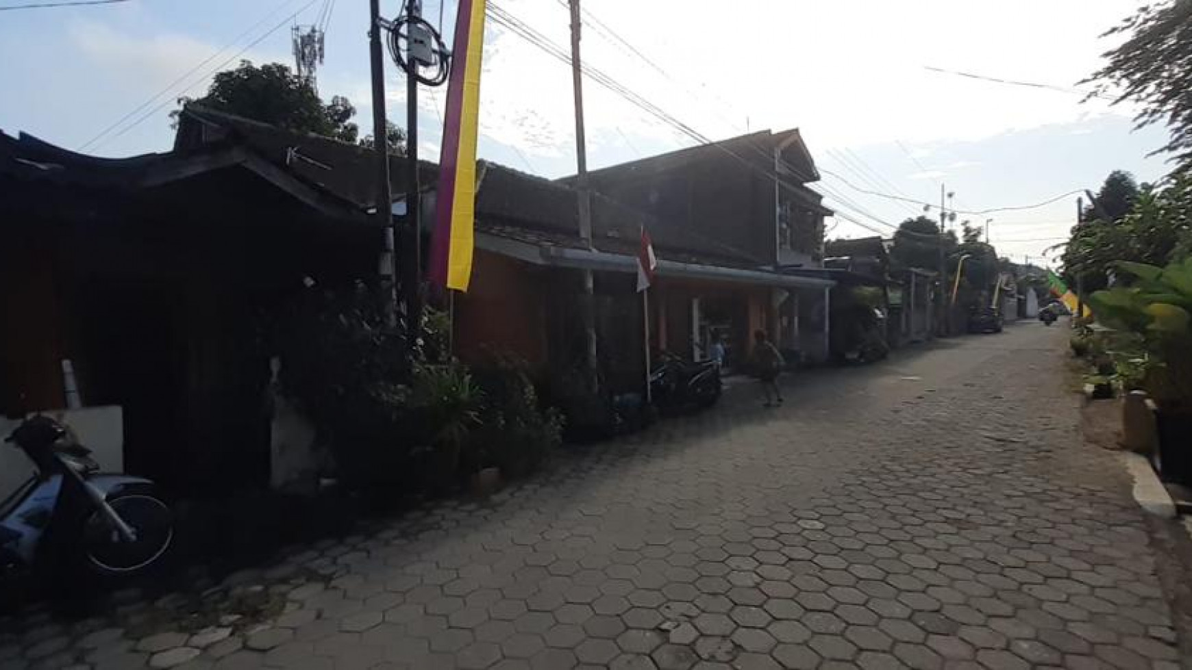 Rumah Tinggal 4 Kamar Di Jl Kledokan Dekat Ambarukmo Plaza