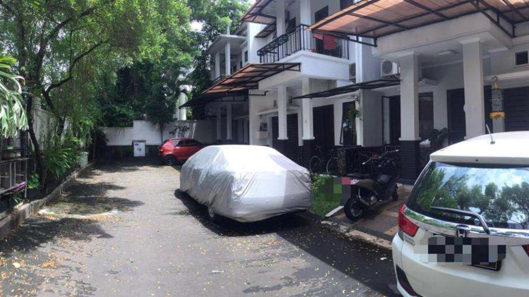 Dijual Rumah cantik Town House bebas banjir CIpete di Jakarta Selatan