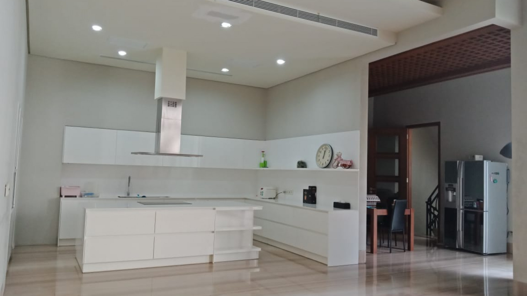 Dijual Rumah Mewah di Metro Kencana Pondok Indah