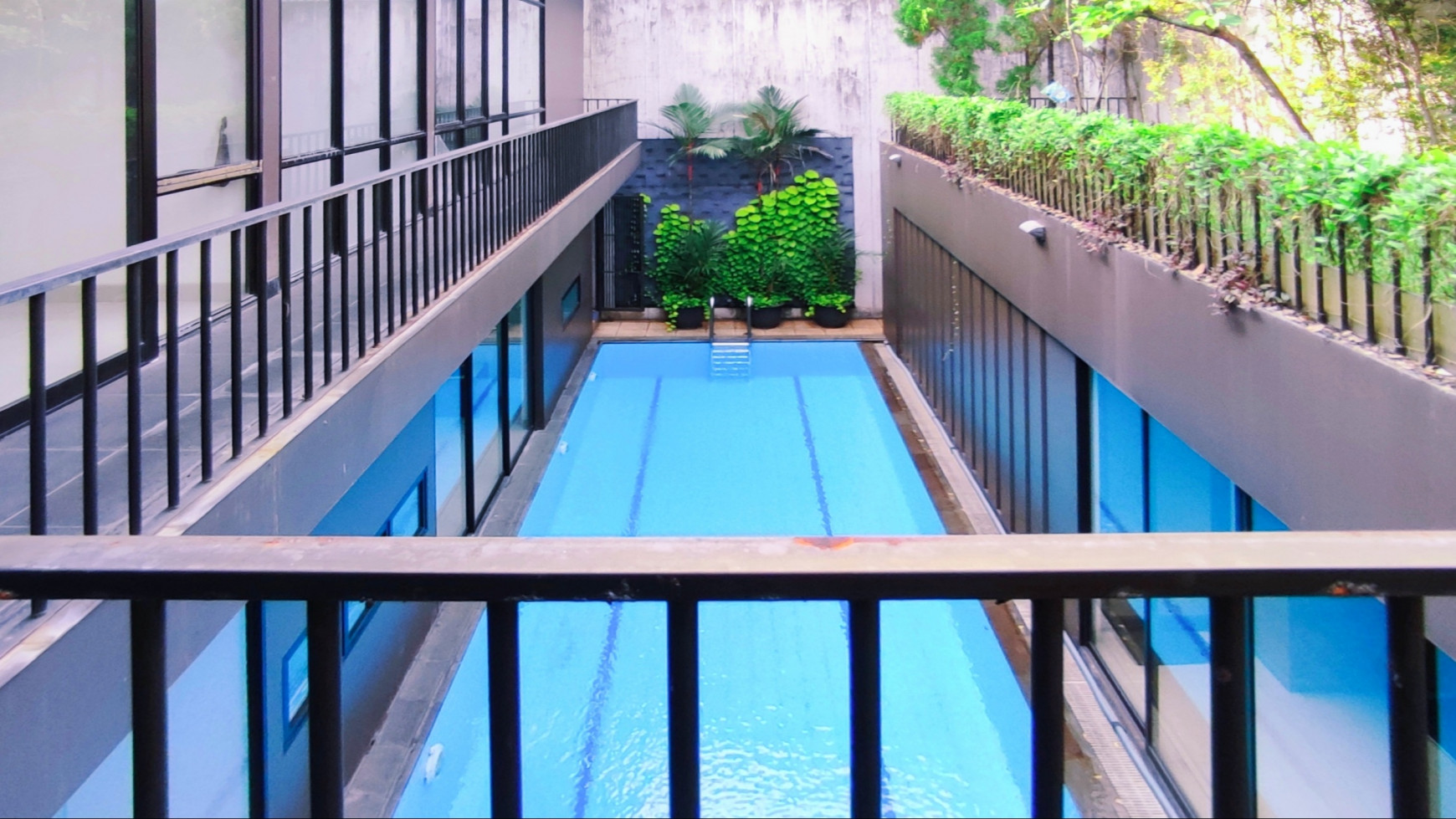 Rumah Mewah dengan Swimming Pool di Kebayoran Baru Luas 300m2 Harga 48.000 USD Negotiable