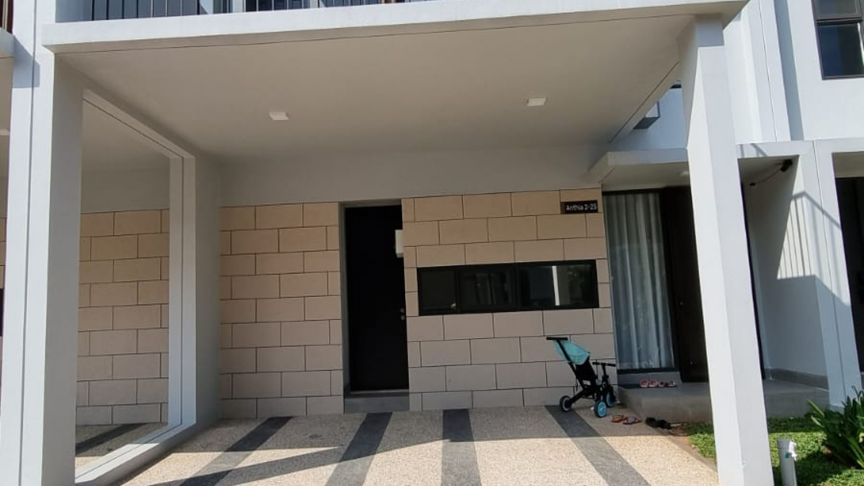 Dijual Cepat Rumah Modern Full Furnish Renov di Wisteria Anthia Ujung Menteng Cakung Tinggal bawa Koper