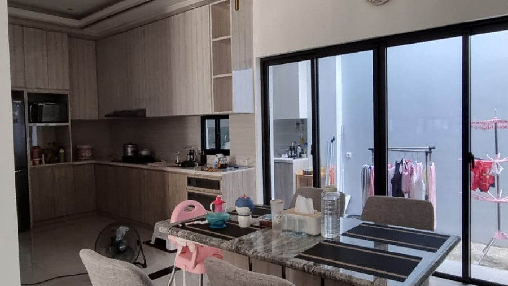 Dijual Cepat Rumah Modern Full Furnish Renov di Wisteria Anthia Ujung Menteng Cakung Tinggal bawa Koper