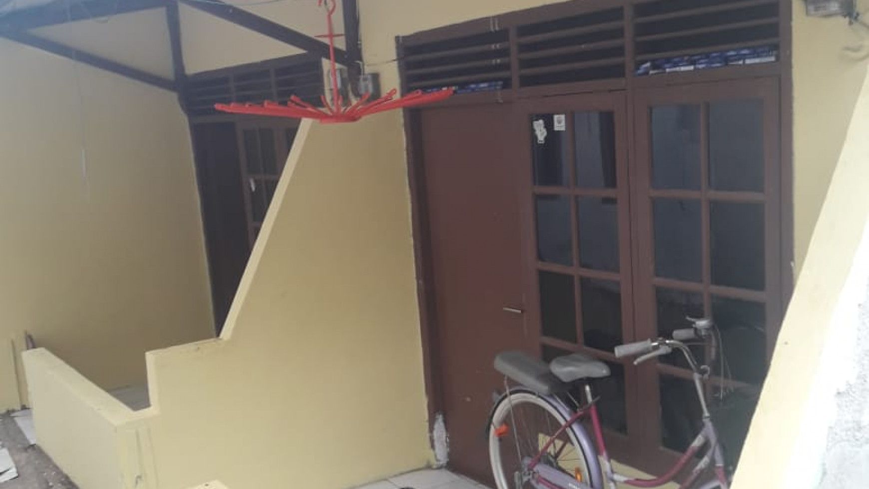 Dijual Rumah kontrakan 3 pintu di jl. Gelatik,Ciputat timur.  