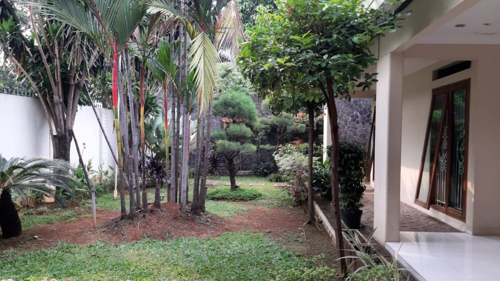 Rumah Asri & Cantik lingkungan Nyaman di Pejaten, Jakarta Selatan