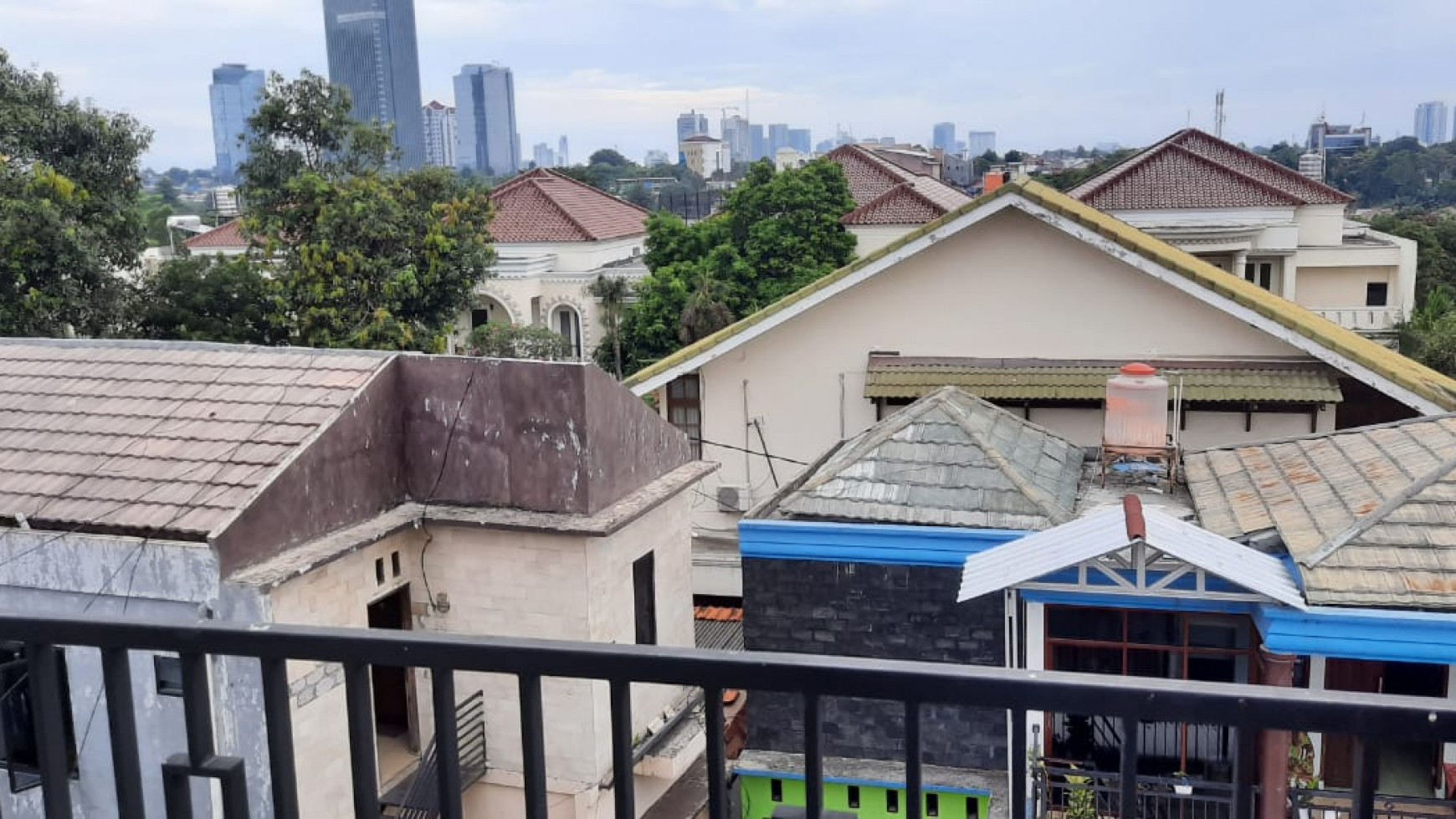 Rumah Baru Lokasi Strategis Jeruk Purut, Cilandak