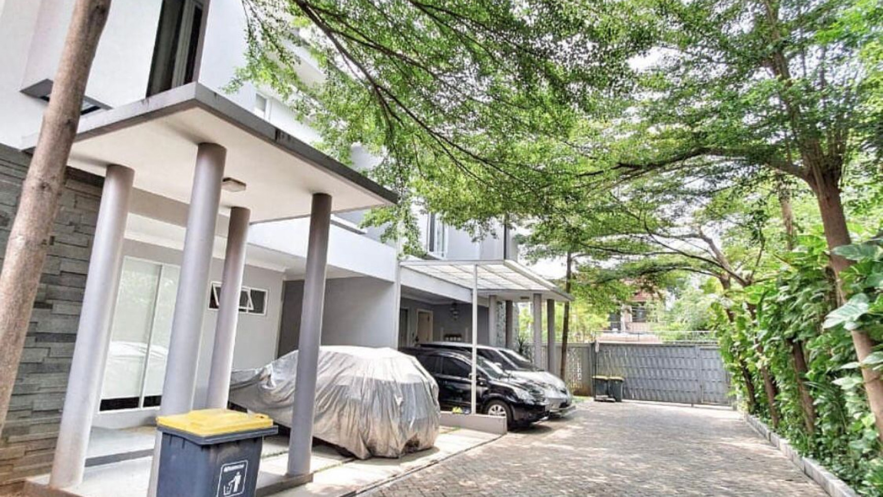 Rumah Town House Pondok labu , cilandak, jakarta selatan