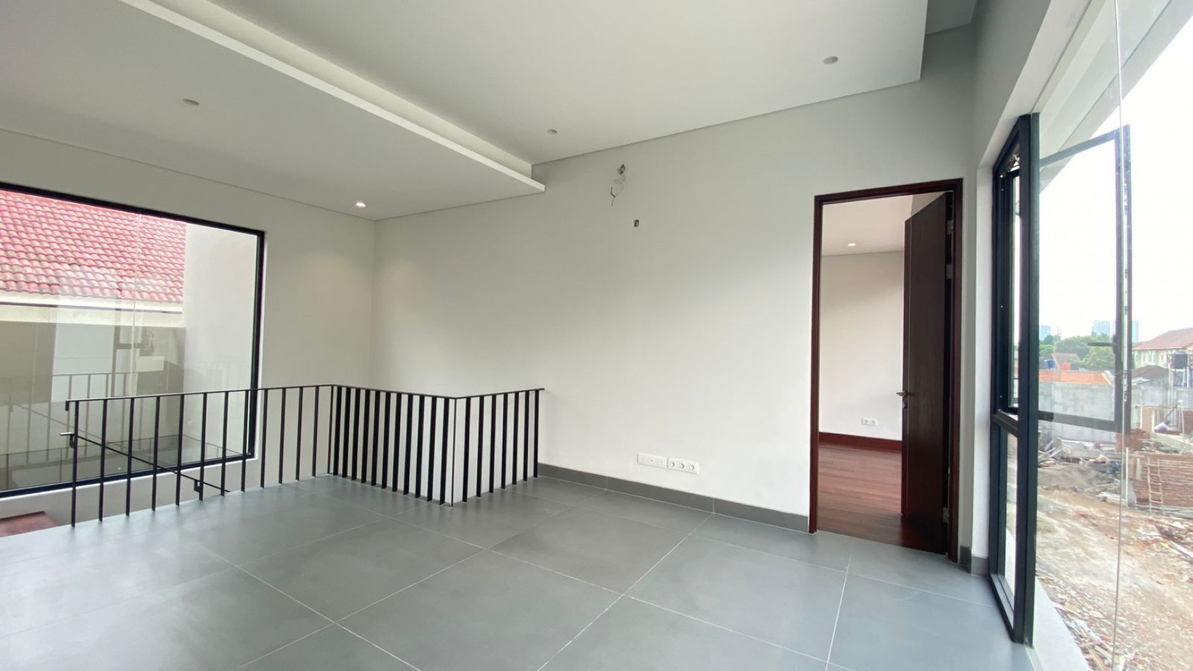 Cilandak 1 menit ke tol depok antasari, brand new split level