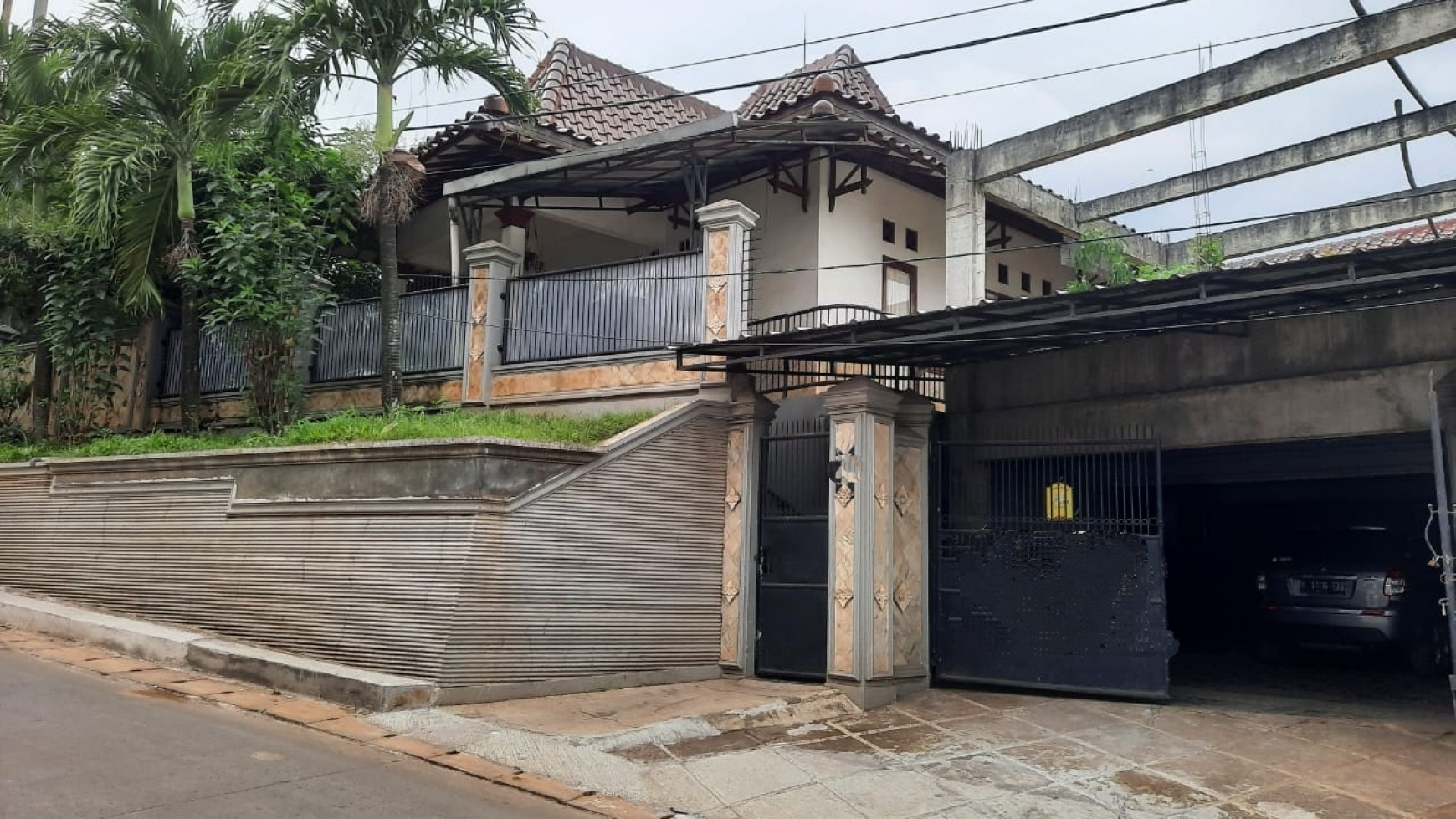 Rumah Mewah 2 Lantai Asri dan Tenang Di Cimanggis Depok