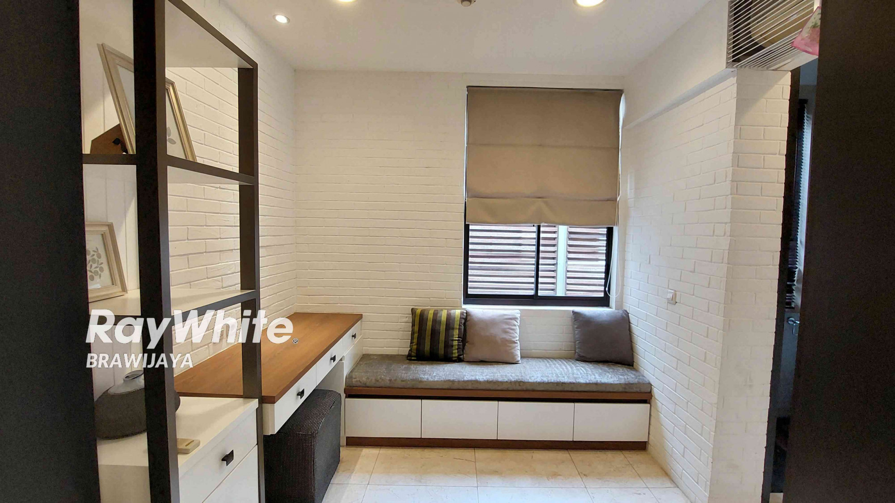 DISEWAKAN UNIT DI DAKSA RESIDENCE, KEBAYORAN BARU, LOW RISE APARTMENT, DEKAT SCBD