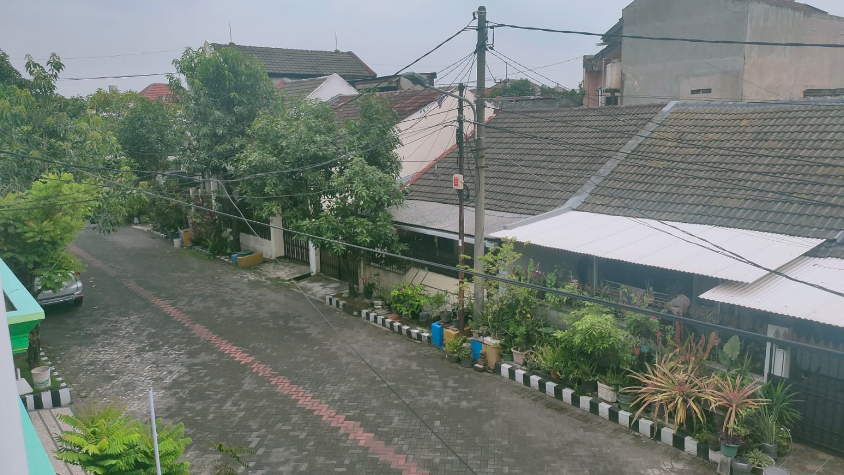 Dijual Rumah Klasik Full Bangunan 2 Lantai Taman Pondok Indah wiyung Surabaya Barat 