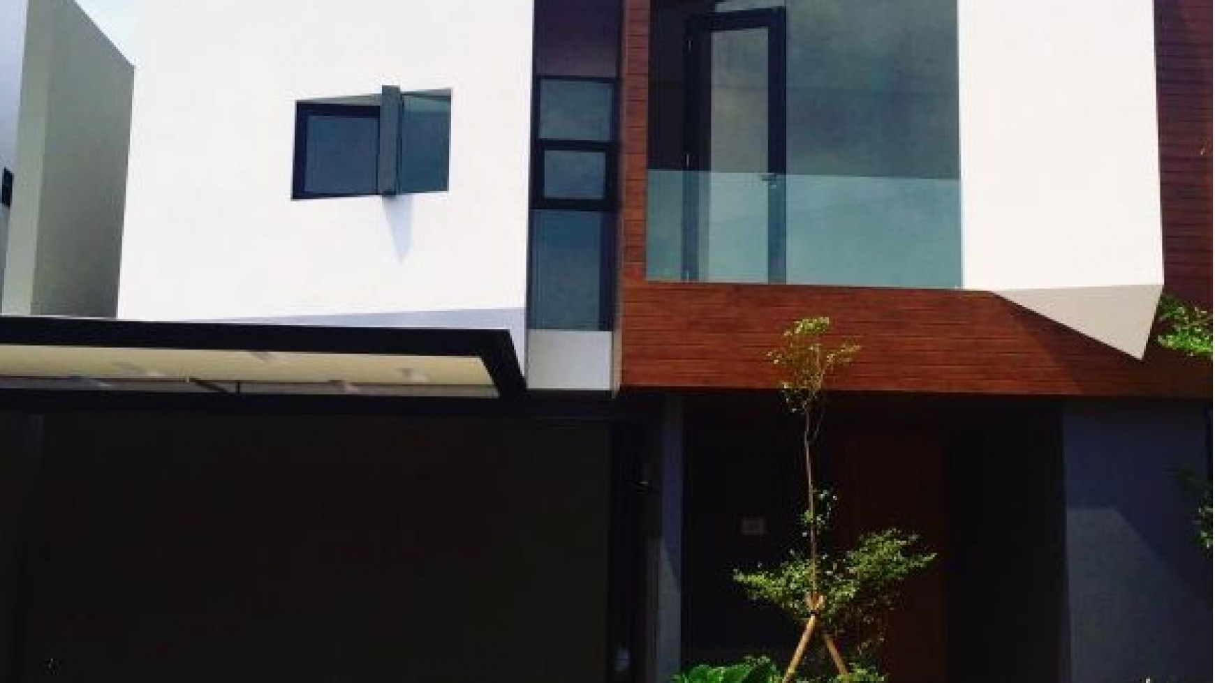 Rumah Cantik minimalis, dalam townhouse, lokasi antara Cilandak dan  Jagakarsa di Jakarta Selatan