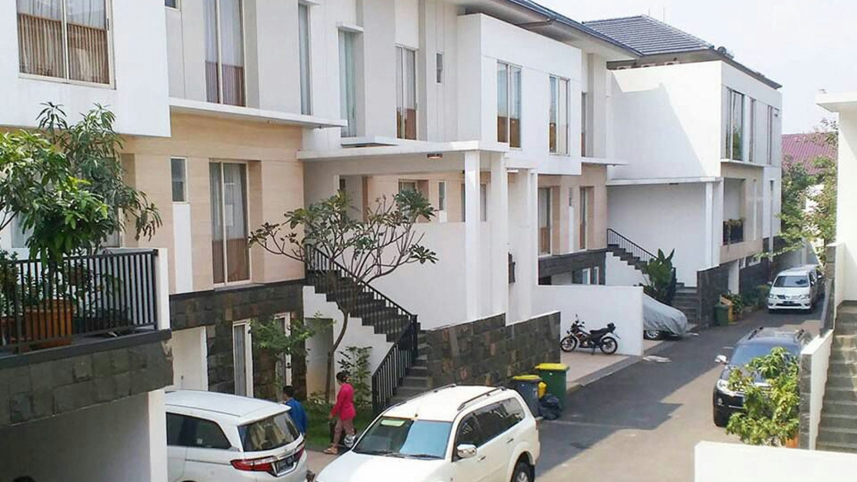 Dijual Town House Eksklusif di Lingkungan Asri dan Nyaman