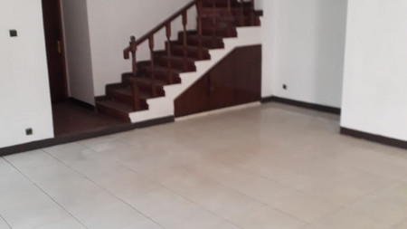 Dijual Rumah di Cilandak Barat