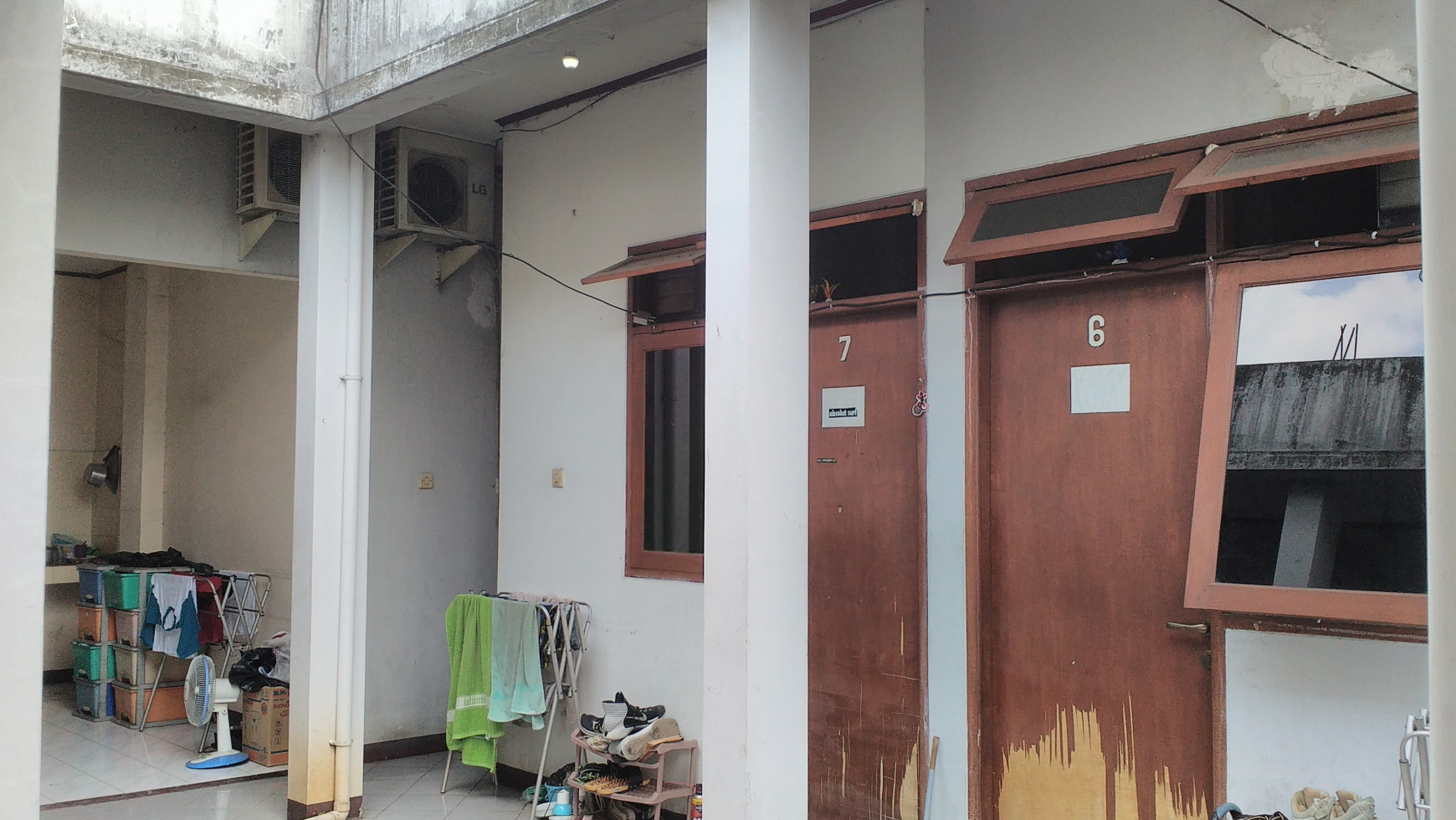 Rumah lama bekas kost2 di Mampang Jaksel