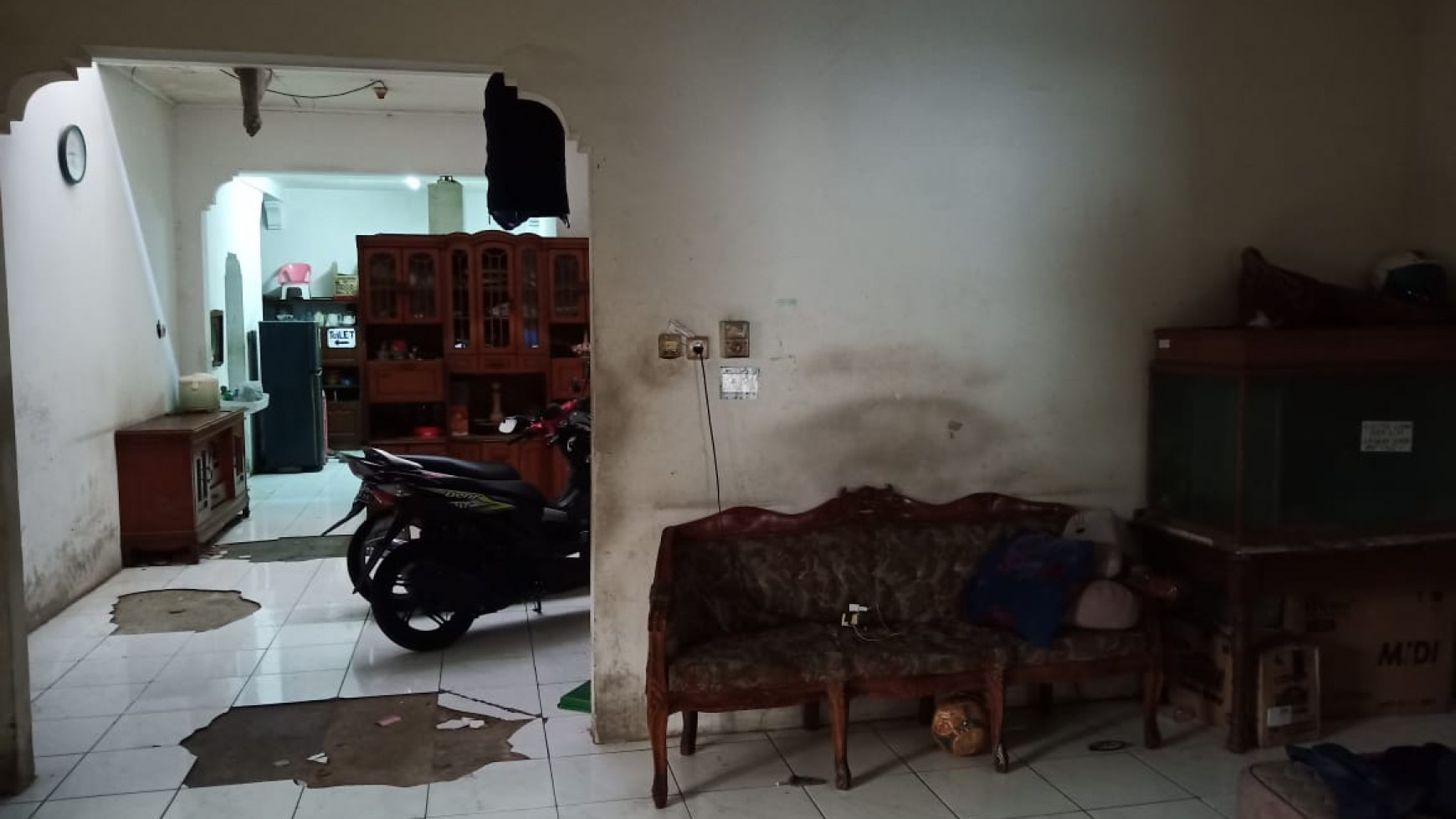 DIJUAL!!! Rumah Lama Hitung Tanah di Pinggir Jalan Kemang Timur Raya