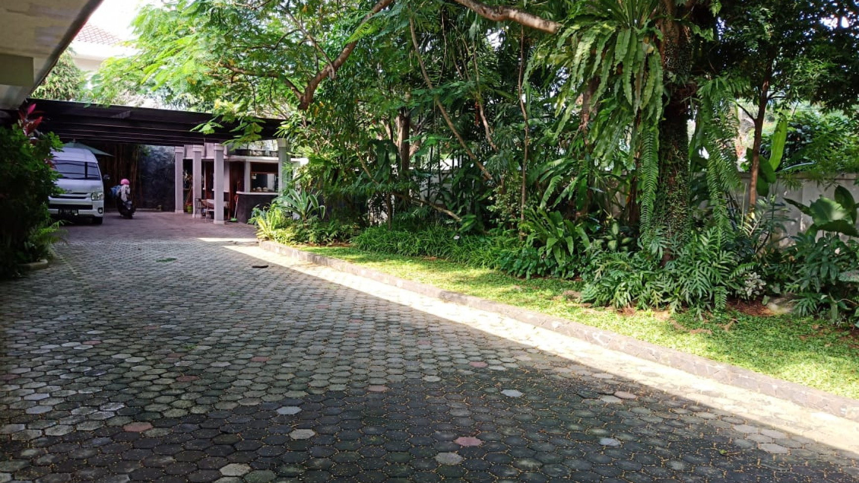 Dijual Rumah Mewah Konsep Resort Pejaten Barat Jak-Sel