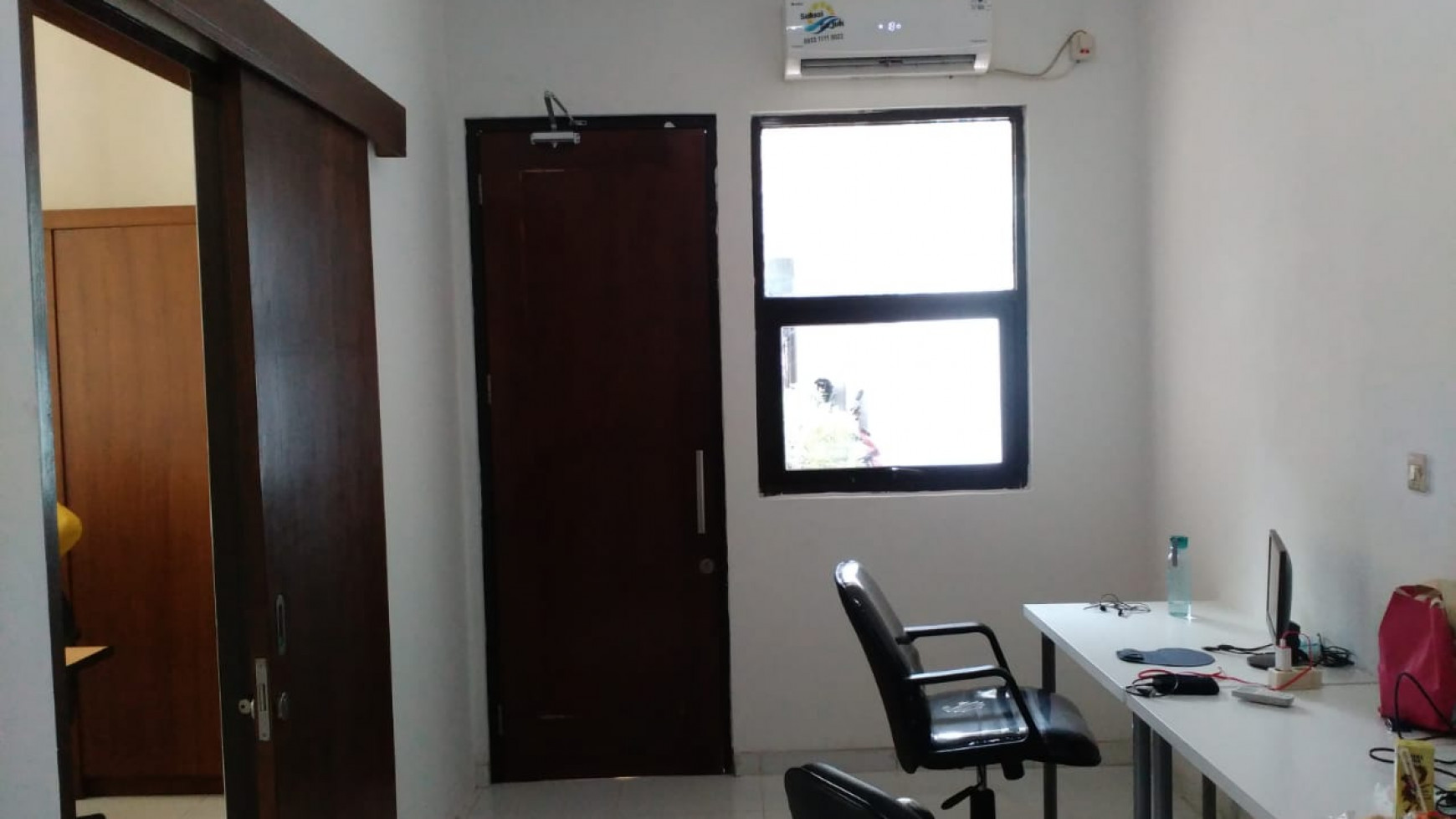 Dijual !!! Rumah bekas kantor lokasi strategis di Kemang Timur