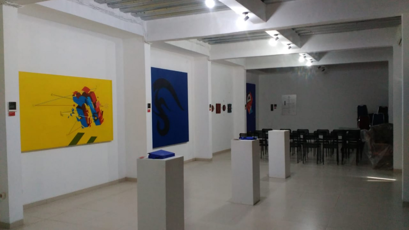 Dijual !!! Rumah bekas kantor lokasi strategis di Kemang Timur