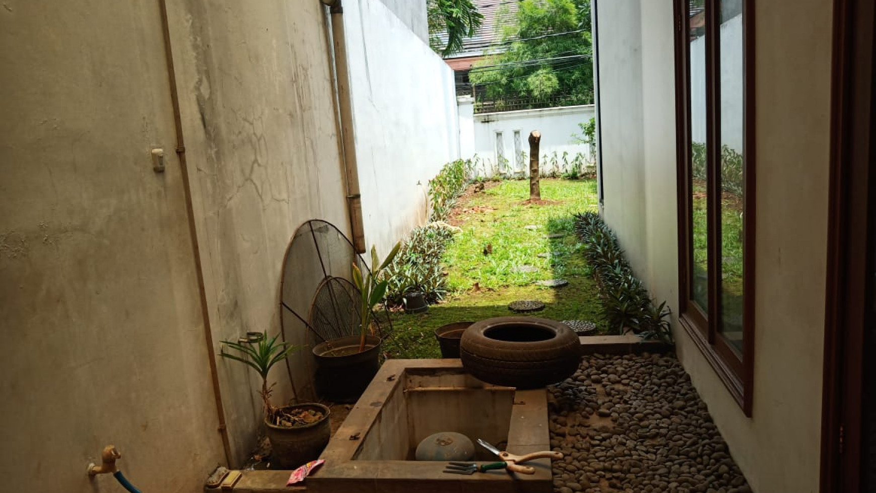 Dijual !!! Rumah murah lokasi startegis di Cipete