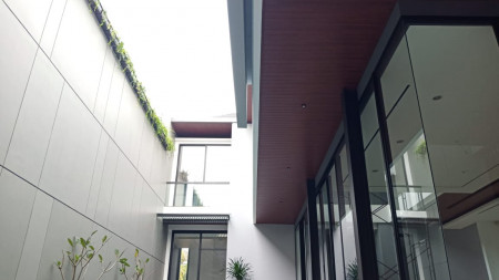 Brand new house dengan design modern di Pondok Indah