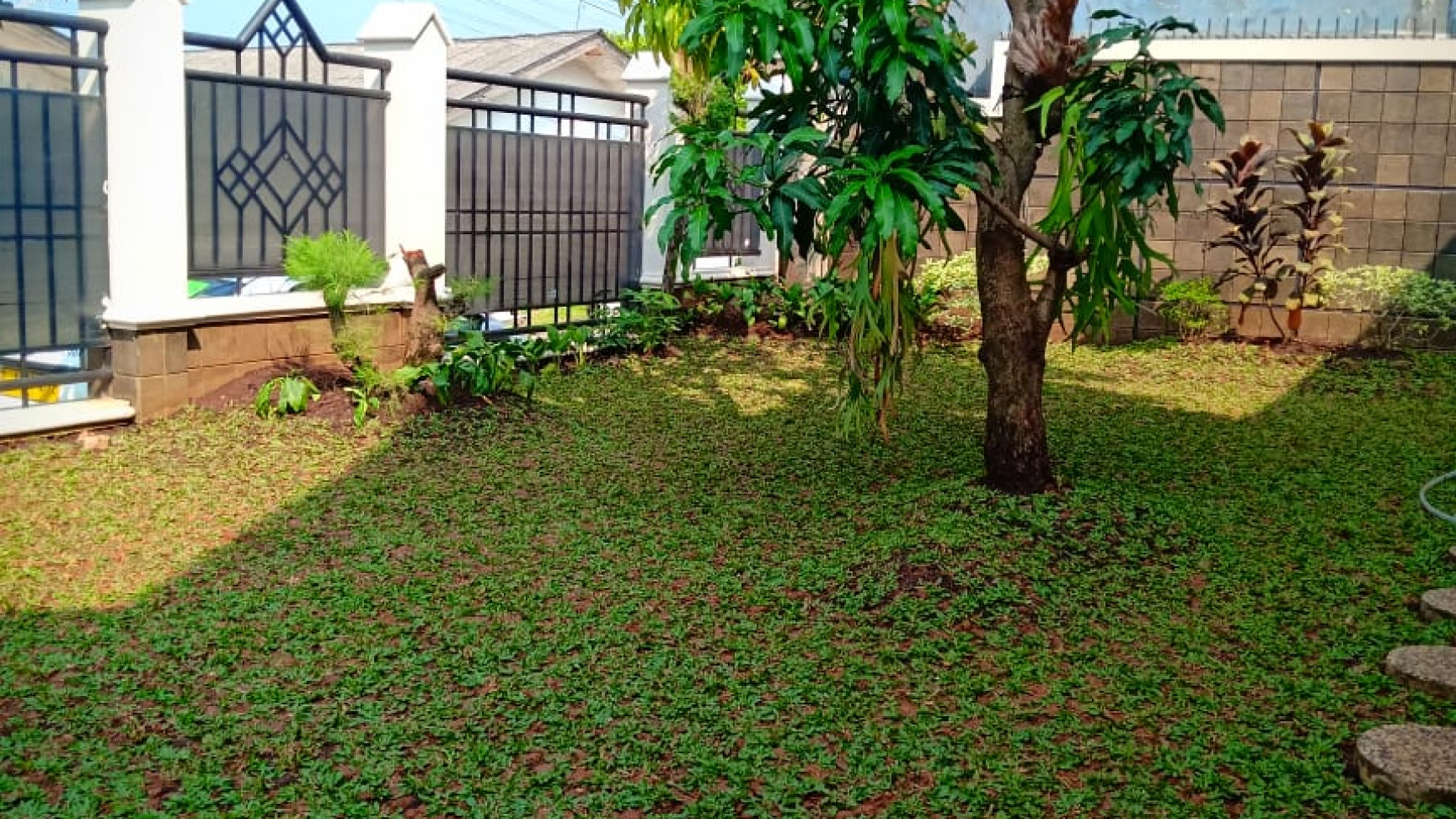 Rumah bagus, nyaman asri siap huni daerah Ciganjur