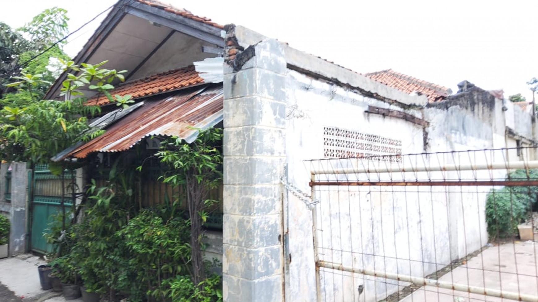 Rumah Lama Hitung Tanah di Jl Kemang, Jakarta Selatan...