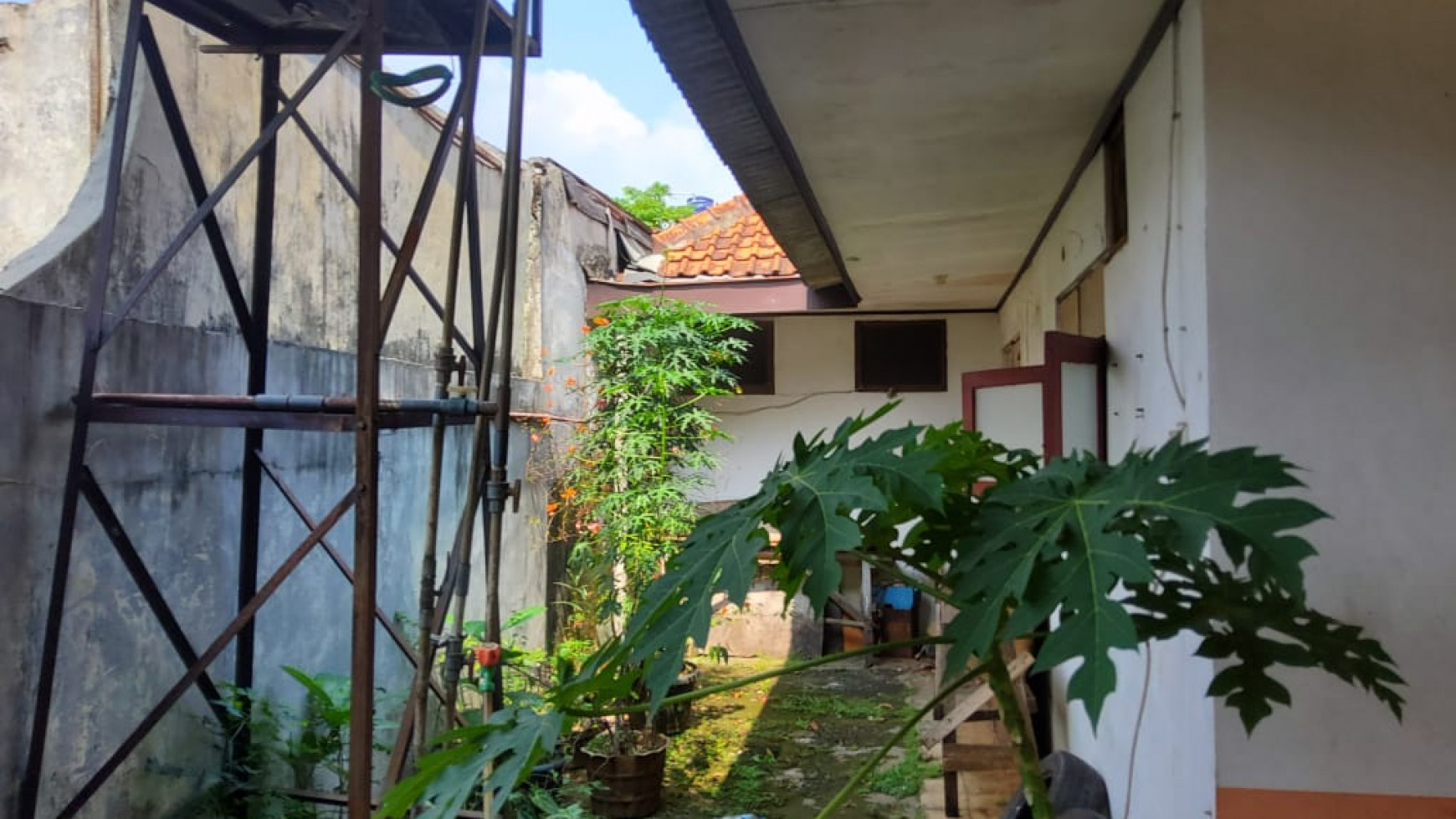 Rumah Lama Hitung Tanah di Pondok Labu, Jakarta Selatan..