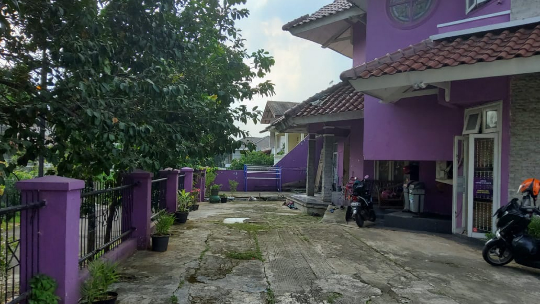 Rumah Dijual Cepat Lokasi Strategis di Cinere, Depok..