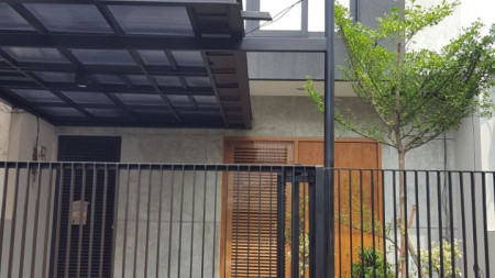 Rumah Brand New 3 lantai Pondok Indah