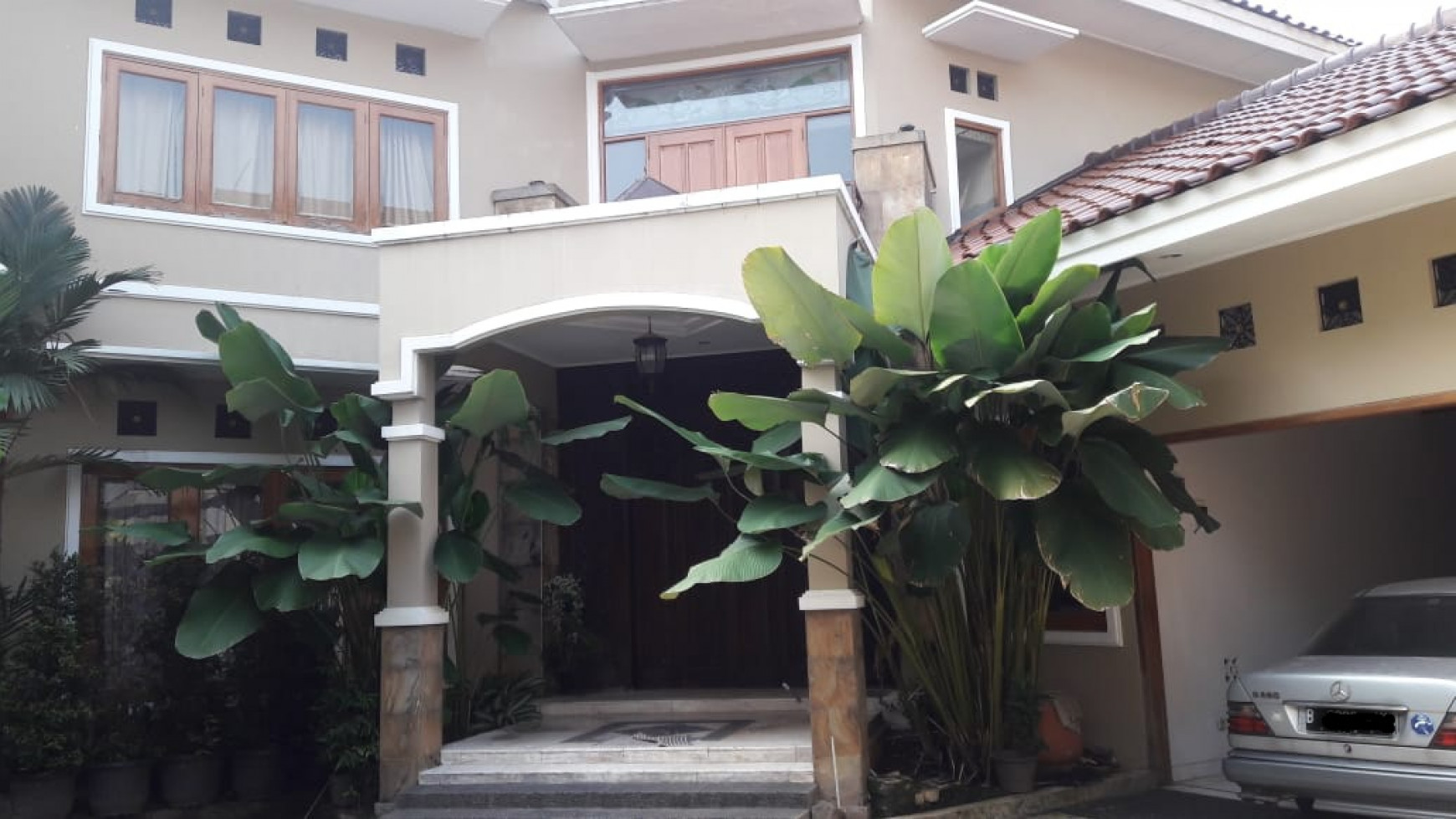 Rumah Asri & Cantik lingkungan Nyaman di Lebak Bulus, Jakarta Selatan...